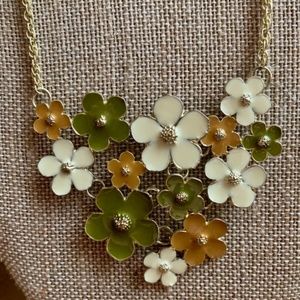 Gold Metal Flower Power Necklace 20" w/extender
